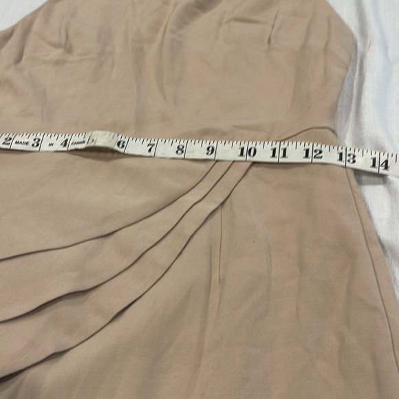 Alice + Olivia dress tan/beige. Spelling Slide Peplum Dress sleeveless Size 6 - Picture 6 of 8
